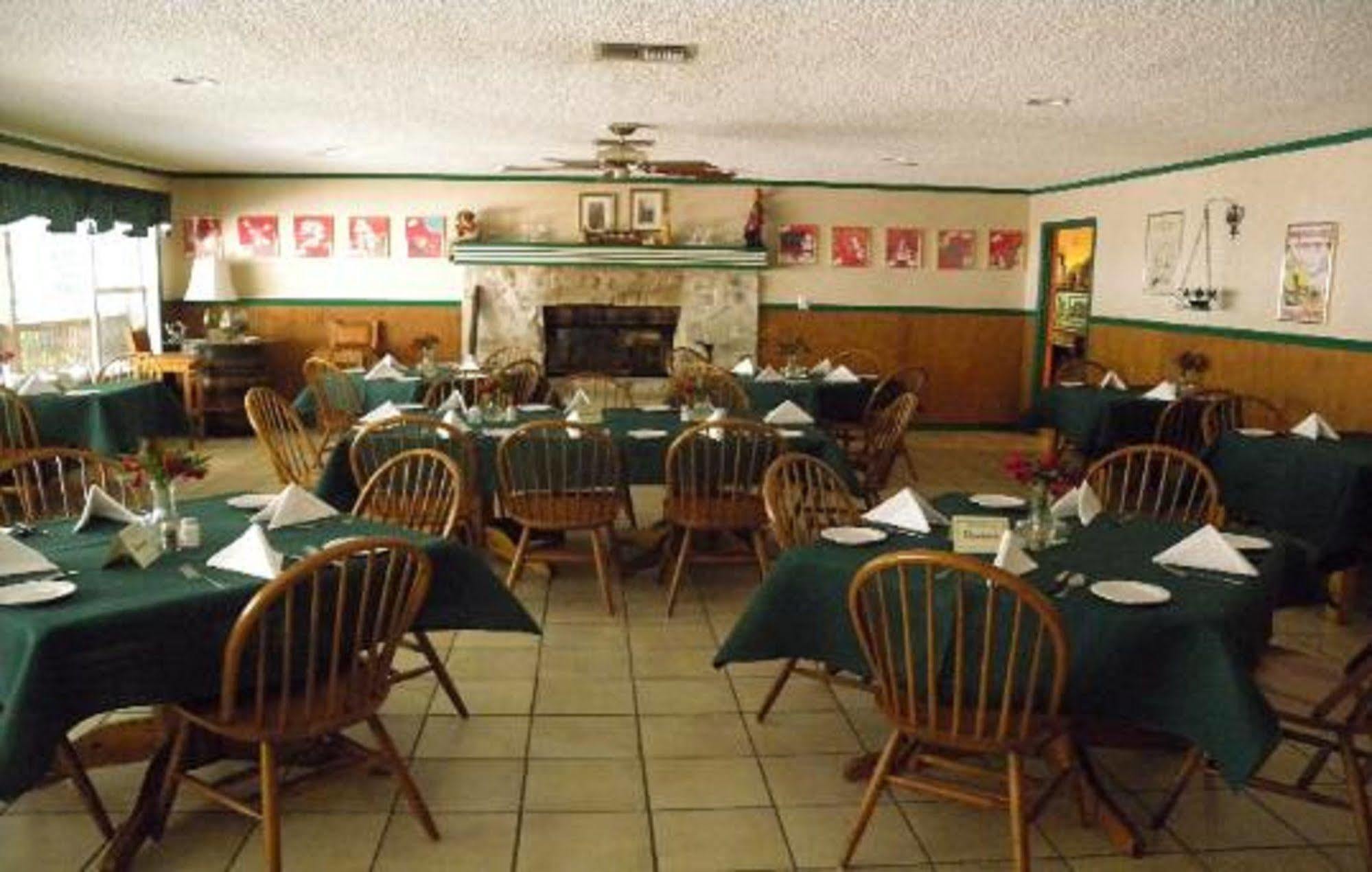 נאקוגדוצ'ז Pine Creek Country Inn מראה חיצוני תמונה